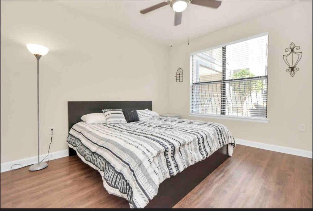 Luxury 1Bedroom/Pool View/ Galleria W/Study Desk Houston Exterior foto